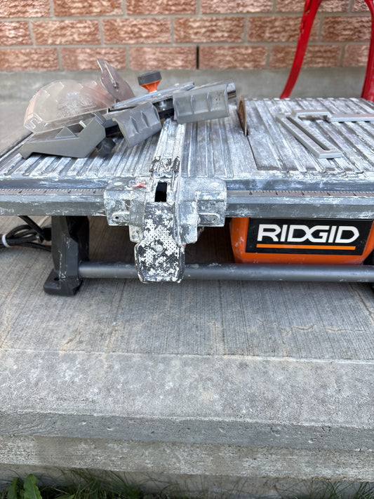 RIDGID Wet Tile Saw – Rent in Ottawa