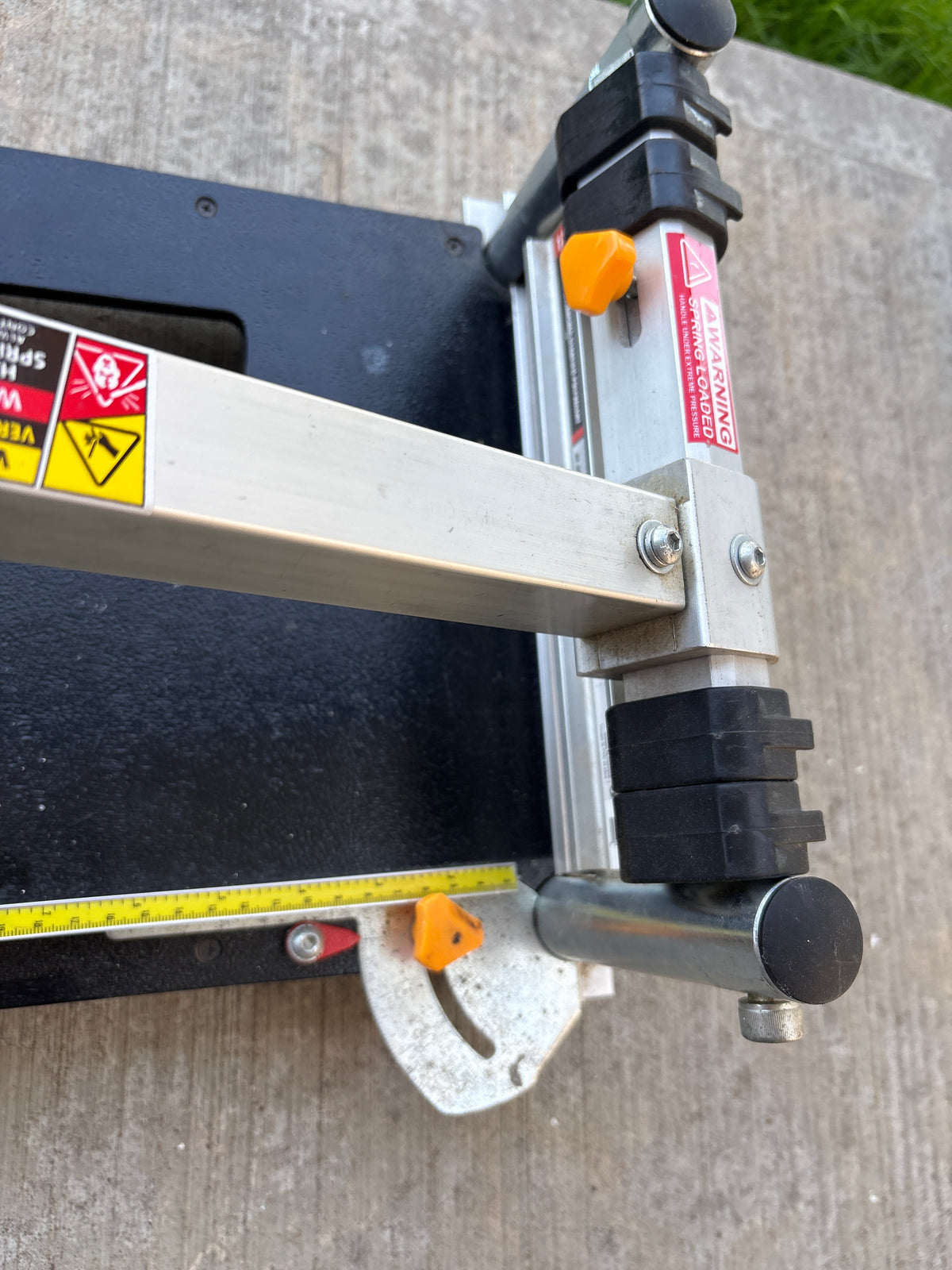 Click Flooring 9" Floor Cutter