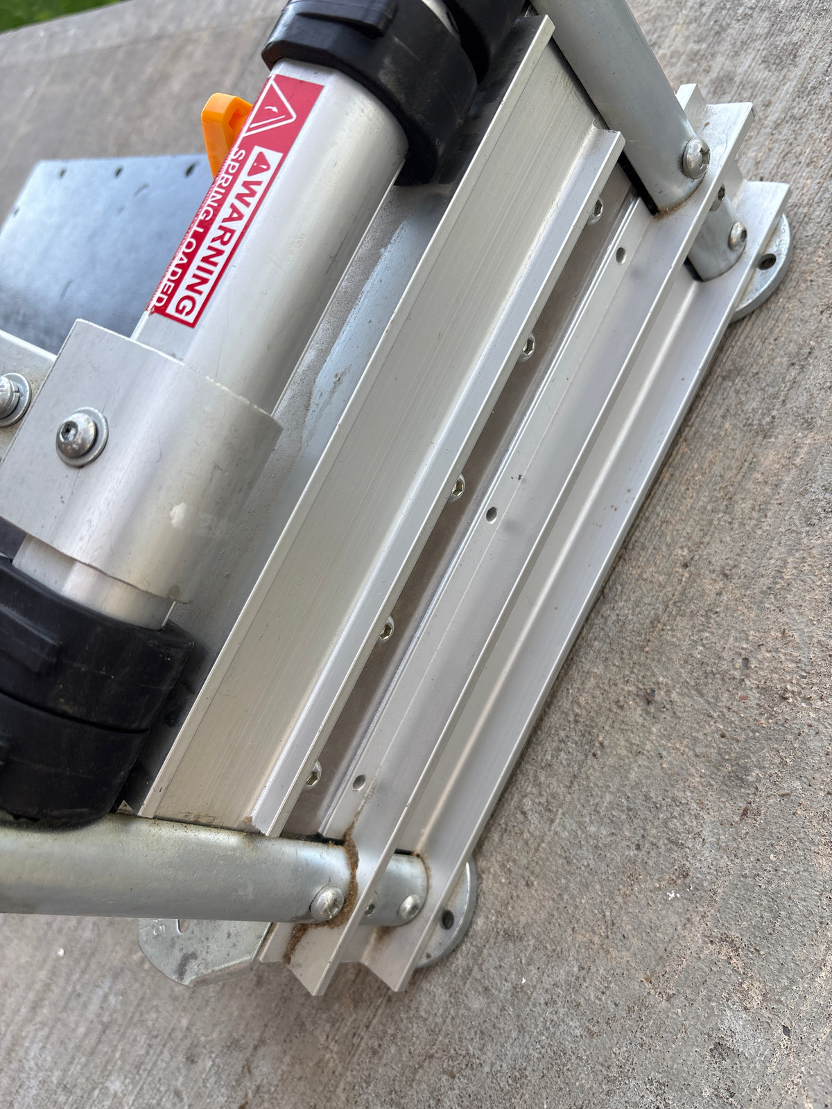 Click Flooring 9" Floor Cutter