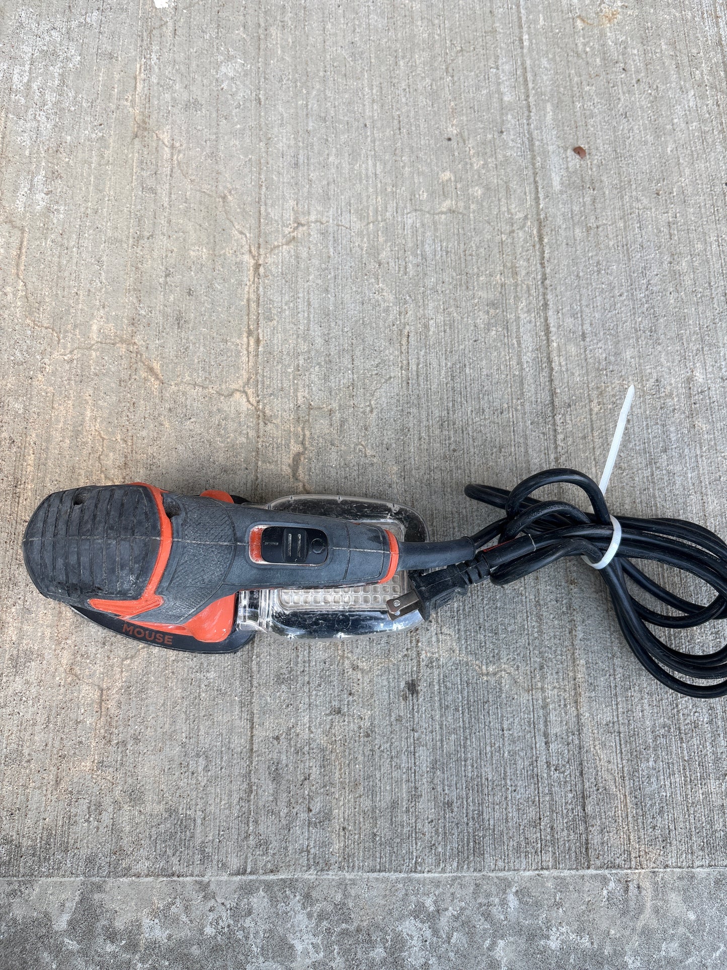 Black & Decker Mouse Palm Sander – Rental
