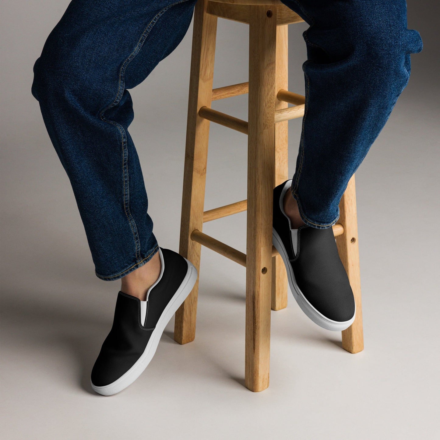 Canvas shoes slip on