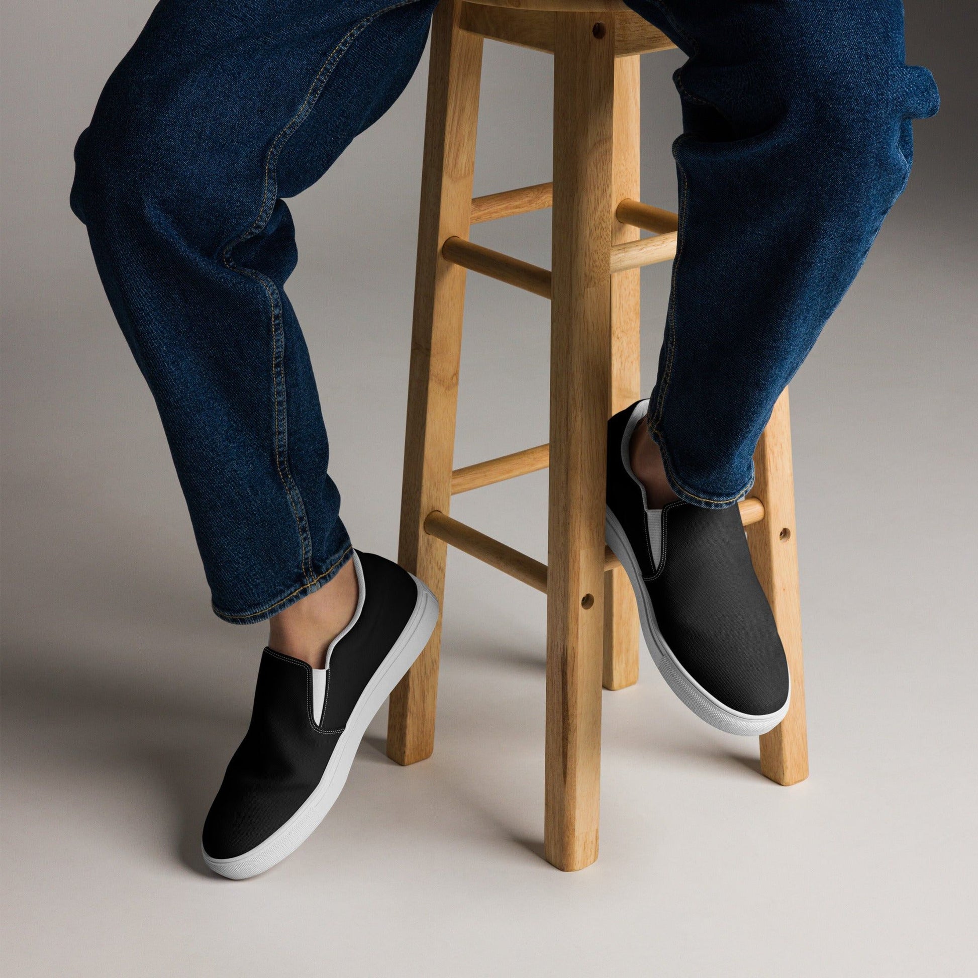 Canvas shoes slip on